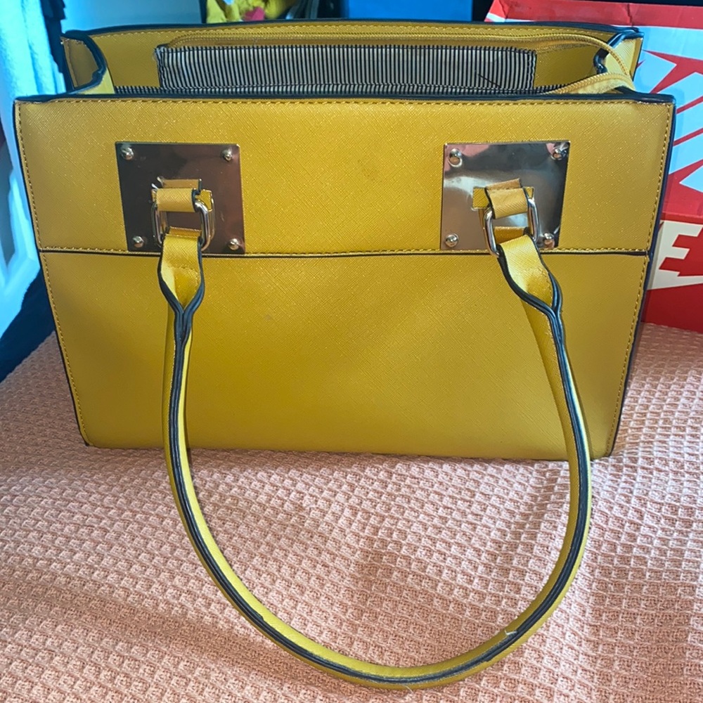 Sexy spacious purse!